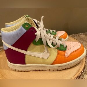 Nike Dunk High NN - Dynamic Berry & Coconut Milk -‎ DZ5638-500 Size-4.5Y